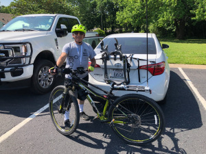 James-Bicycle-Mobile-at-car